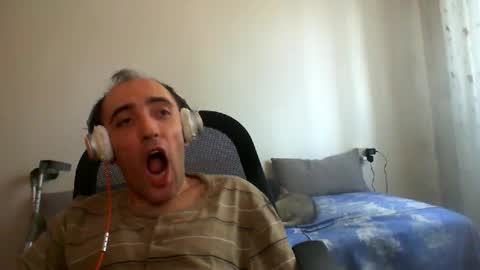 Snapshot of bentish chatting on 09.17.25 bentish online show from 09.17.25