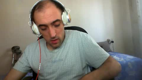 Snapshot of bentish chatting on 09.22.25 bentish online show from 09.22.25