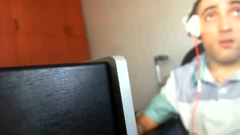 Snapshot of bentish chatting on 09.29.25 bentish online show from 09.29.25