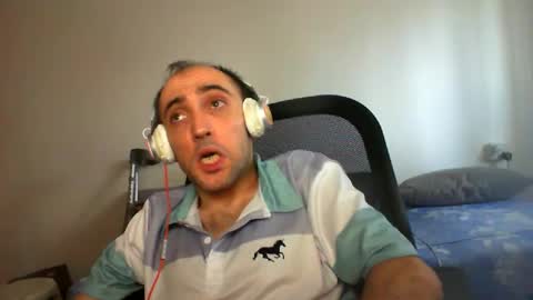 Snapshot of bentish chatting on 09.30.25 bentish online show from 09.30.25