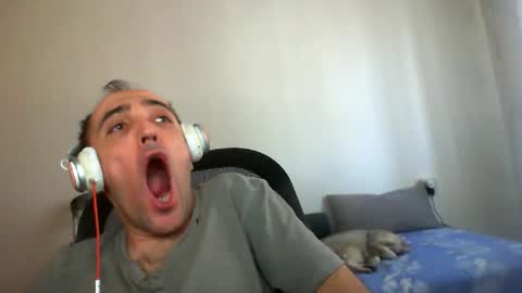 Snapshot of bentish chatting on 10.15.25 bentish online show from 10.15.25