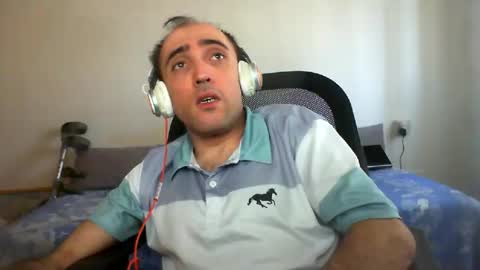 Snapshot of bentish chatting on 11.01.25 bentish online show from 11.01.25