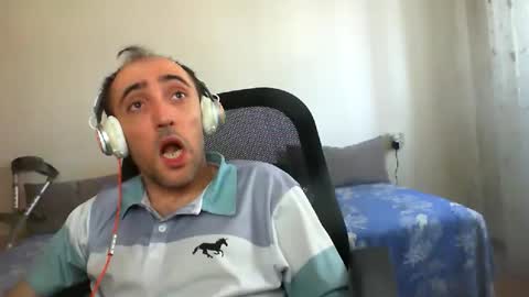 Snapshot of bentish chatting on 11.03.25 bentish online show from 11.03.25