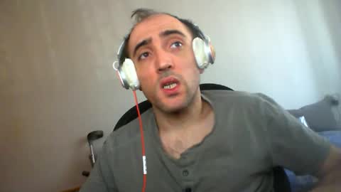 Snapshot of bentish chatting on 11.06.25 bentish online show from 11.06.25