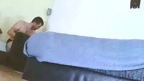 Benutzmich0800 online show from 02.22.25