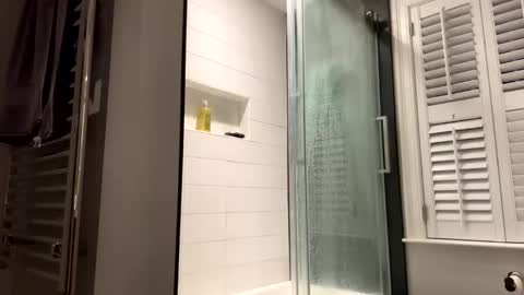 benz10001 online show from 02.13.25