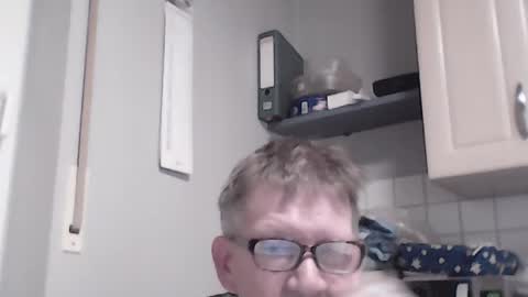 Snapshot of bernie6004 chatting on 06.19.26 bernie6004 online show from 06.19.26