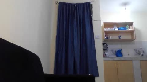 Snapshot of berry_twinkle chatting on 10.21.25 Trizar online show from 10.21.25