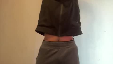 Snapshot of bestbodycb chatting on 04.16.26 bestbodycb online show from 04.16.26