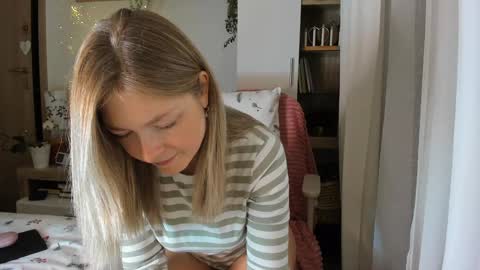 Vicky   online show from 01.24.25