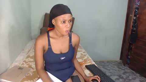 Snapshot of bestlia chatting on 02.01.25 bestlia online show from 02.01.25