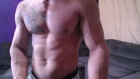 Snapshot of bestmuscle chatting on 02.11.25 bestmuscle online show from 02.11.25