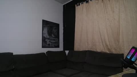 Snapshot of bestmuscle chatting on 09.28.25 bestmuscle online show from 09.28.25