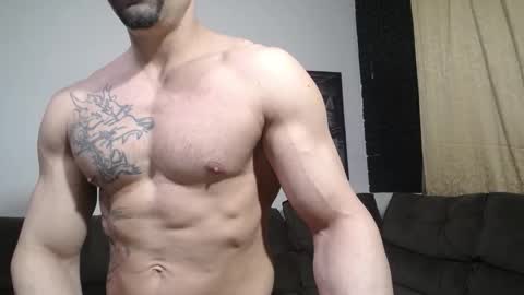 Snapshot of bestmuscle chatting on 11.25.25 bestmuscle online show from 11.25.25