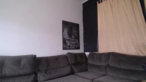 Snapshot of bestmuscle chatting on 12.18.25 bestmuscle online show from 12.18.25