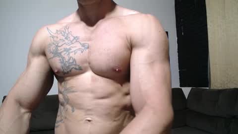Snapshot of bestmuscle chatting on 12.19.25 bestmuscle online show from 12.19.25