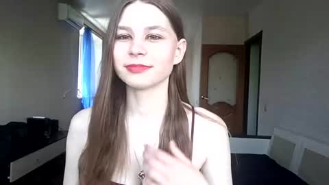Snapshot of bethkallberg chatting on 06.14.26 Leila online show from 06.14.26