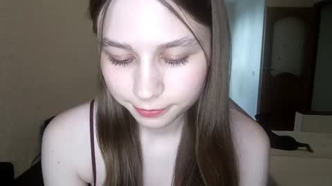 Snapshot of bethkallberg chatting on 06.26.26 Leila online show from 06.26.26