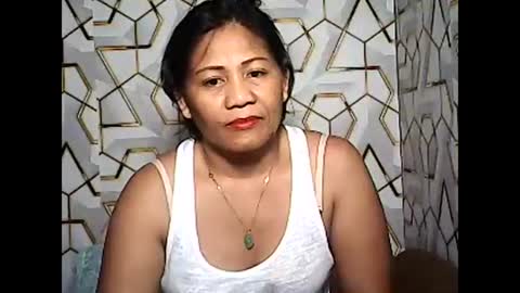Snapshot of betty_83 chatting on 04.15.26 betty_83 online show from 04.15.26