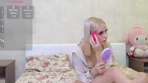 Snapshot of betty_blame chatting on 09.24.25 Betty and Oscar online show from 09.24.25