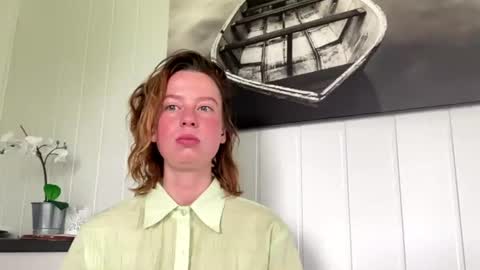 Snapshot of bettydesire chatting on 07.06.26 Betty online show from 07.06.26