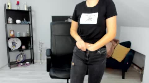 bettyjamess online show from 11.14.25