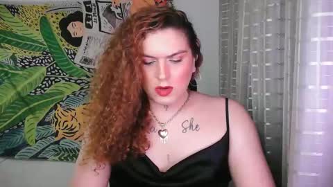 Snapshot of bettytaylor23 chatting on 11.14.25 bettytaylor23 online show from 11.14.25