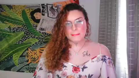 Snapshot of bettytaylor23 chatting on 11.24.25 bettytaylor23 online show from 11.24.25
