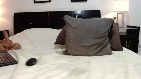 Snapshot of betzabeth_1 chatting on 02.05.25 Catalina online show from 02.05.25