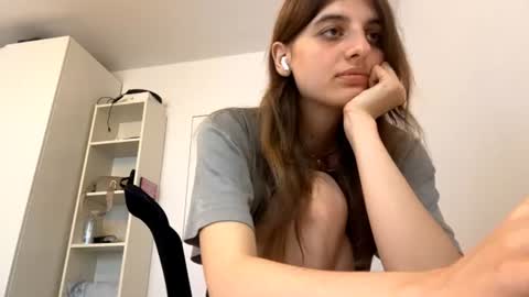 Snapshot of beulahweikert chatting on 06.14.26 Lina online show from 06.14.26