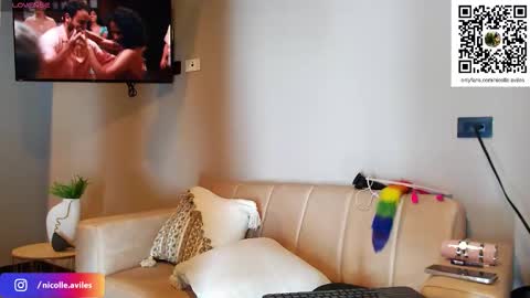 Nicolle Aviles online show from 11.03.25