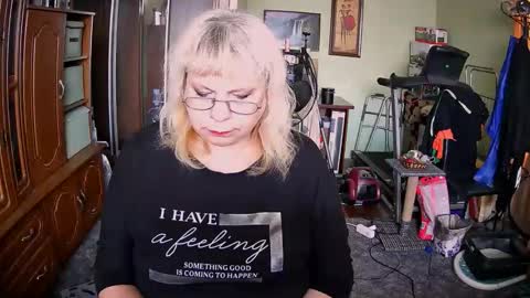 BeverlyQCynia online show from 09.20.25