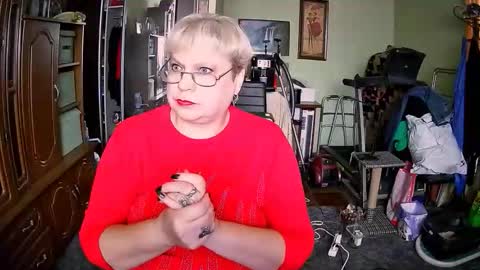 BeverlyQCynia online show from 11.09.25