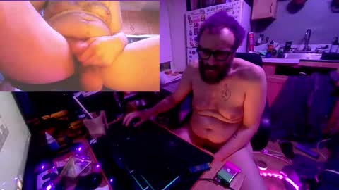 Snapshot of bfg1016 chatting on 10.17.25 LilHoeBag online show from 10.17.25