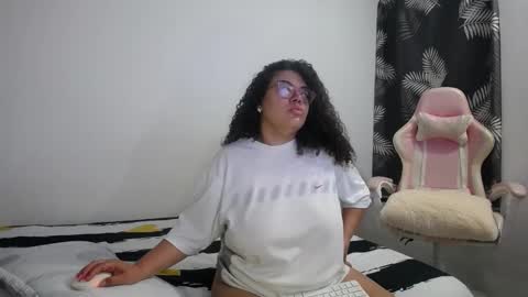 Bianca Tuesday to Sunday from 2am to 6am UTC-5 online show from 02.16.26