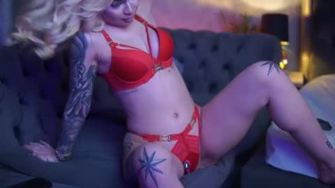 Snapshot of biankaviper chatting on 07.14.26 Bianka online show from 07.14.26