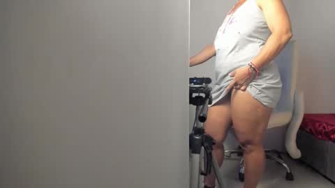 bibiana_js_ online show from 10.23.25