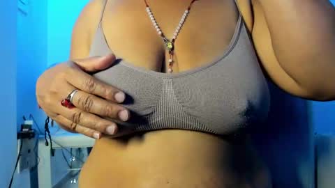 Snapshot of bibiana_js_ chatting on 02.17.26 bibiana_js_ online show from 02.17.26