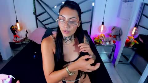 Snapshot of big__pussy69 chatting on 12.02.24 big__pussy69 online show from 12.02.24