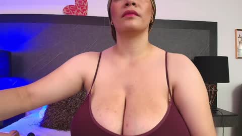 Snapshot of big_tits_in_your_face chatting on 01.17.25 Tell me Sophia  online show from 01.17.25