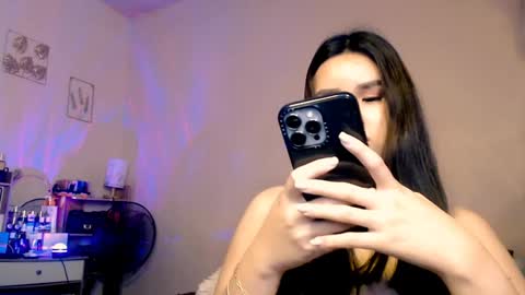 Snapshot of bigassslutdoll chatting on 12.17.24 Mia online show from 12.17.24