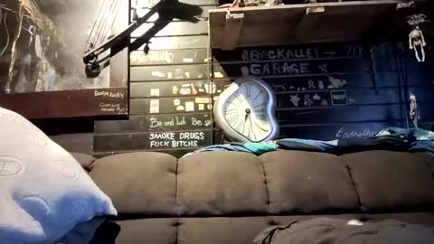 Stevie Snow online show from 10.18.25