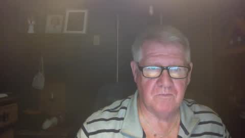 Snapshot of bigbeerdrinker1 chatting on 10.25.25 bigbeerdrinker online show from 10.25.25