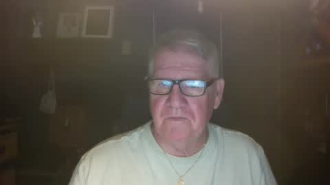 Snapshot of bigbeerdrinker1 chatting on 11.04.25 bigbeerdrinker online show from 11.04.25