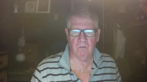 Snapshot of bigbeerdrinker1 chatting on 11.08.25 bigbeerdrinker online show from 11.08.25