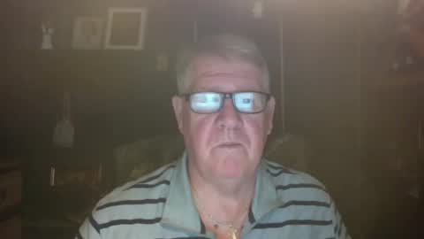 Snapshot of bigbeerdrinker1 chatting on 11.09.25 bigbeerdrinker online show from 11.09.25