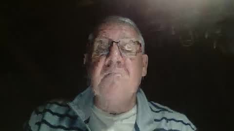 Snapshot of bigbeerdrinker1 chatting on 11.10.25 bigbeerdrinker online show from 11.10.25