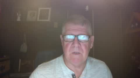 Snapshot of bigbeerdrinker1 chatting on 11.30.25 bigbeerdrinker online show from 11.30.25