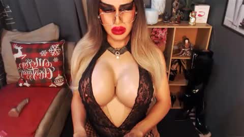 Loraine Cruz online show from 02.16.25