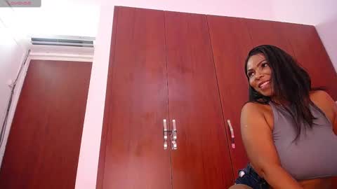 Snapshot of bigbooty_mommy chatting on 03.05.25 Mia online show from 03.05.25